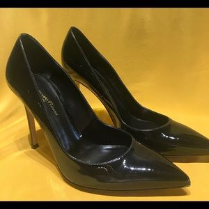 Gianvito Rossi black patent classic pump